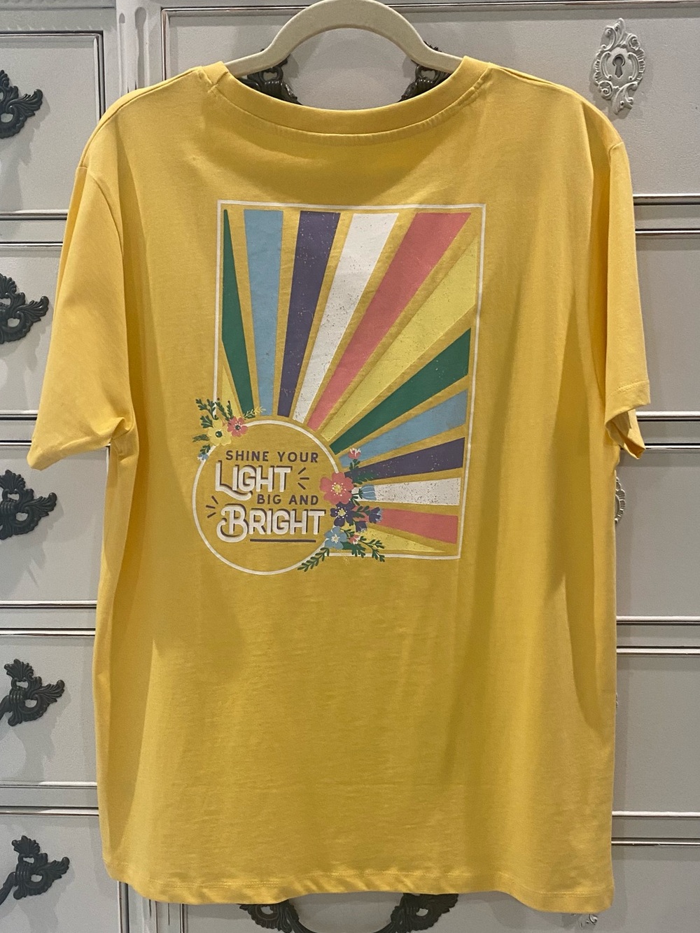 NEW Women’s Ruffle Butts Yellow Inspirational Crewneck Tee Size Large